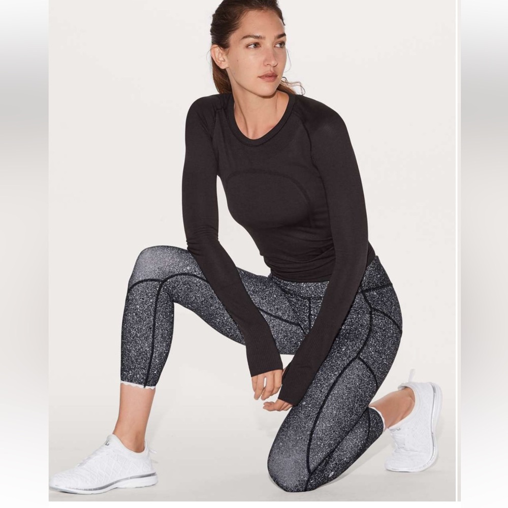 Lululemon Tight Stuff II Splatter 7/8 Leggings Size 4